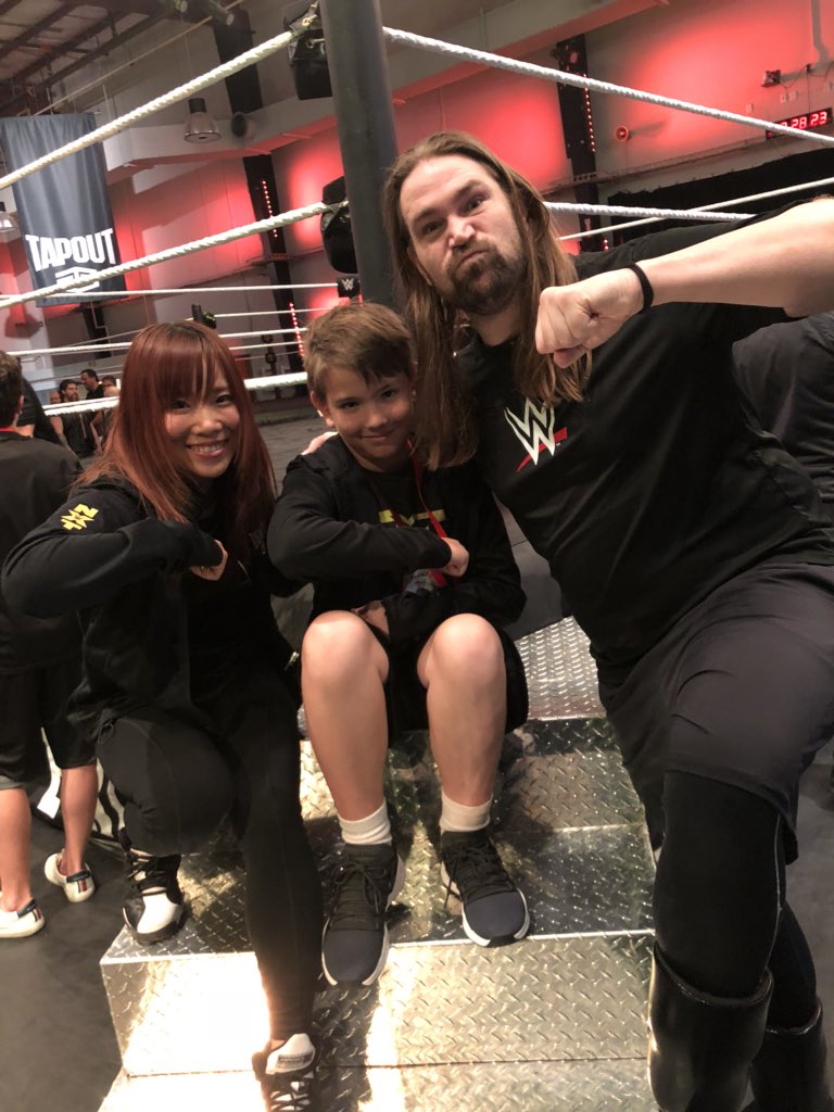 lahill122's tweet photo. Team Elbow at #PCAllAccess Thank you @KairiSaneWWE and @KassiusOhno for spending time with Hunter today. #WeAreNXT https://t.co/I0890UjxKH