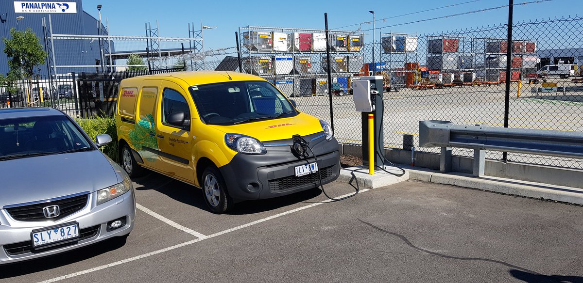 jetcharge's tweet photo. How great is this #DHL @RenaultAU #Kangoo #EV? We really liked our matching bollard and lovely @SchneiderElec Wallbox. Pity about the ugly fools at the end ruining a great set up! #evselfie https://t.co/5IqPonujiK