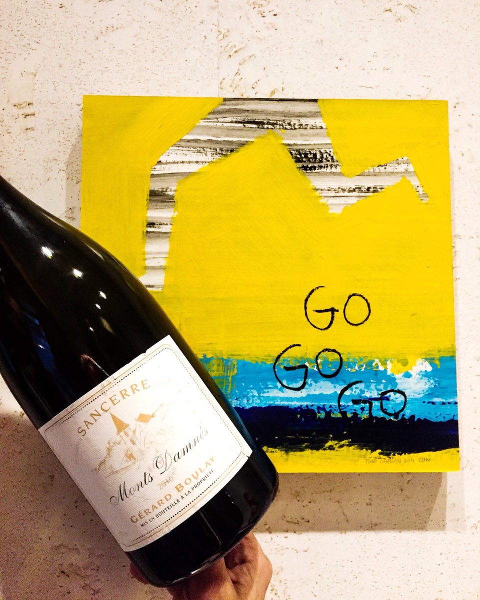 sohmbar's tweet photo. Before you run away to escape the 10 inches of snow, join us for a crisp glass of Gérard Boulay, 40y old vines from the Monts Damnés #9pmpour #sancerre #beforesnow #sauvignonblanc https://t.co/ELqXuKT85o