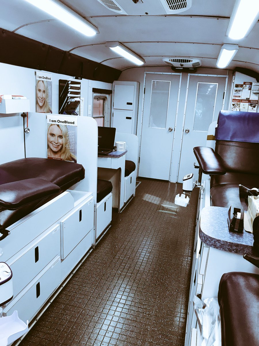 JaxHomeCare's tweet photo. Our Agency Administrator was at the Windsor of San Pablo to #donateblood along with Michael from #SilverLinkConsulting. #BigRedBus #OneBlood #Donate https://t.co/itEUi04a54