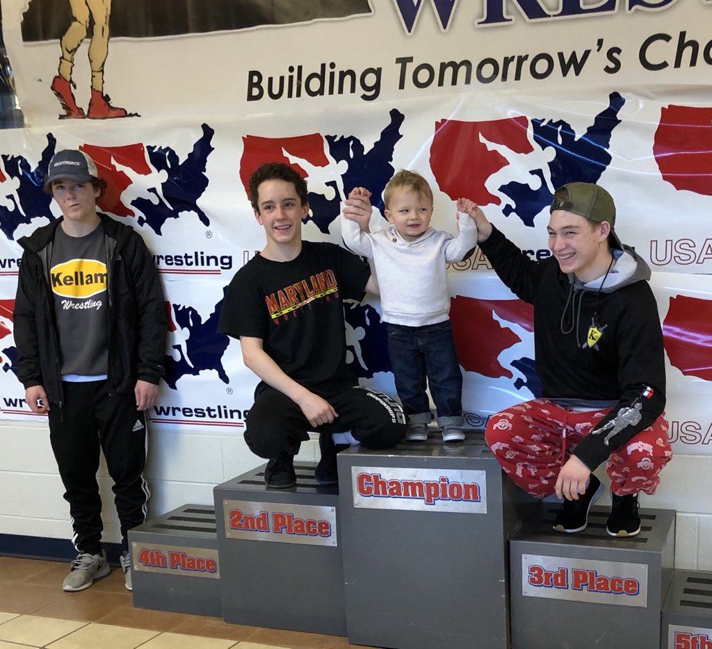 ashleysphaze's tweet photo. When your little brother steals the spotlight 🤣👶🤼♂️ #wrestling #wrestlingbrothers #kellamhighschool #tomorrowschampions https://t.co/MzZje32UZb