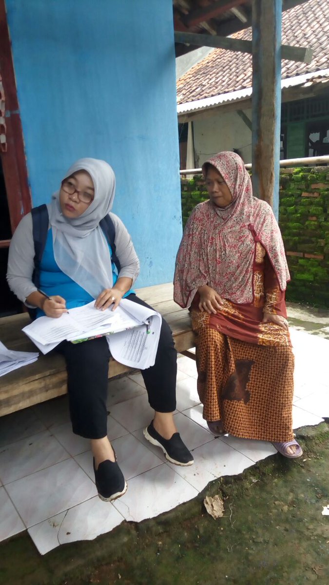 Pkm_cibatu's tweet photo. Pendataan PIS PK hari ke 2 @desacilandak @dkk_purwakarta @KecCibatu 
#2 https://t.co/qZsO9EU1sX
