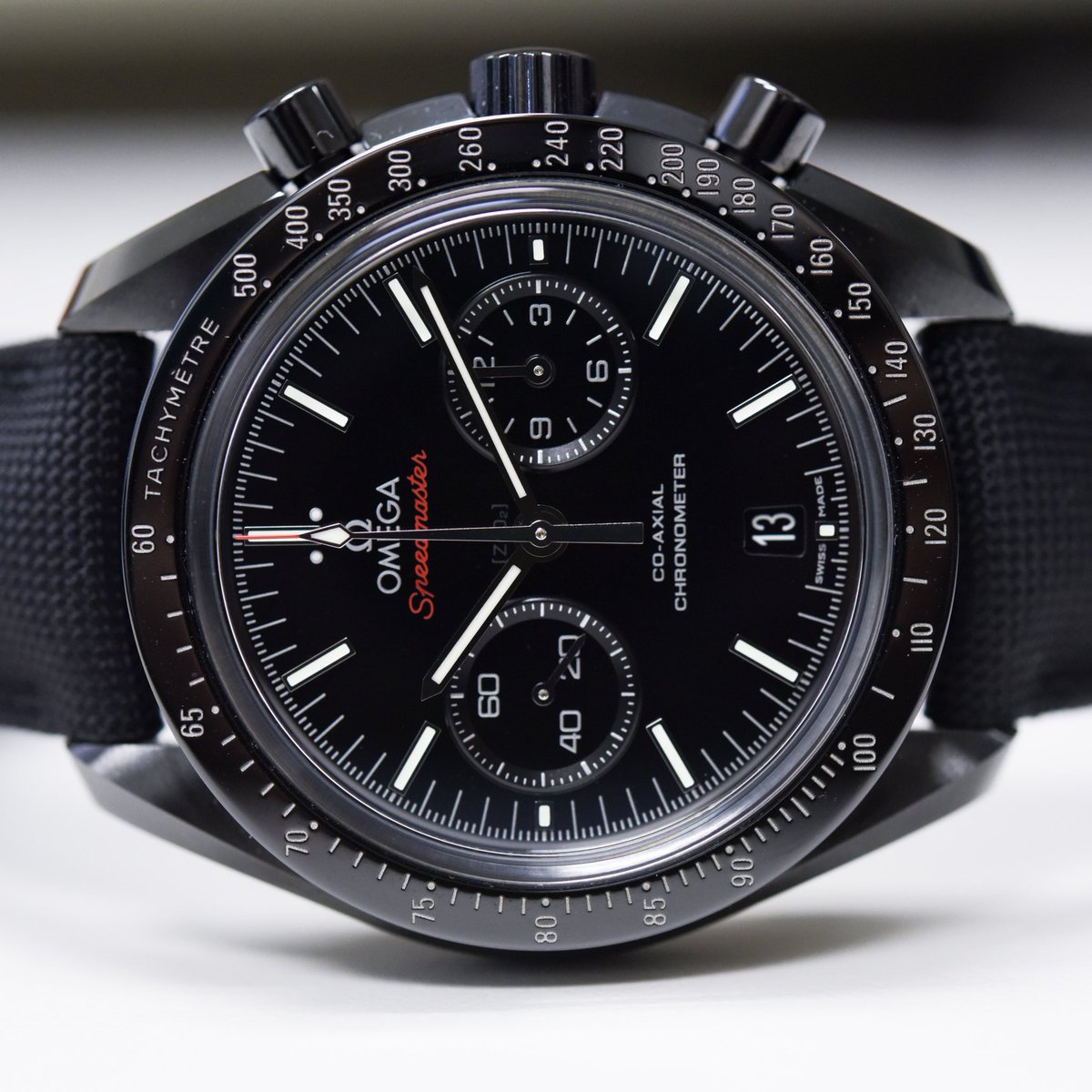 watchmax's tweet photo. Early riser #SpeedyTuesday with my black beauty: #Omega #Speedmaster #ceramic #DSotM #WatchMax #watchgeek #watchnerd #womw https://t.co/b5ndwfehqx