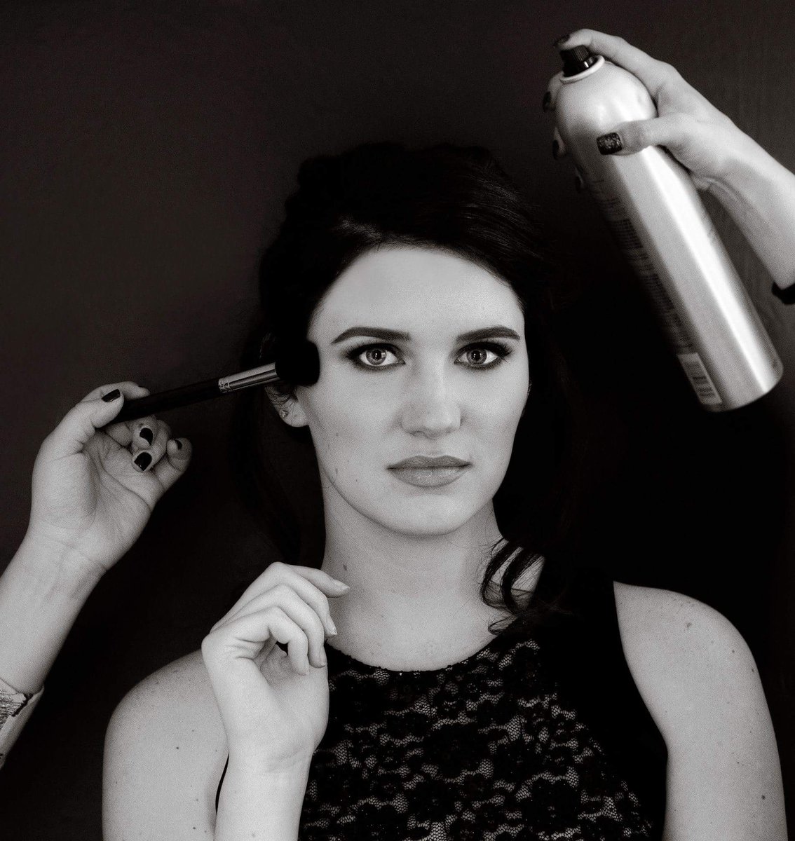 EColonMakeup's tweet photo. Confidence Breeds Beauty.  PHOTOGRAPHER: @amandakraftmcg
|| HAIR: Hair By Kristie #EricaColonMakeup #Makeup #MakeupByMe #MakeupArtist #MUA #BookMe #CentralPAStylists #LicensedToCreate #LancasterPAWeddings #LancasterPA #Bridesmaid #BridalMakeup #Bride #WeddingMakeup https://t.co/bAbpaOuqWf