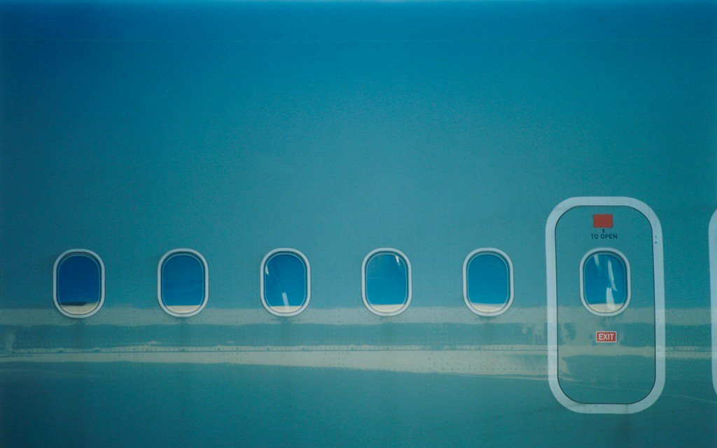 TravelLeisure's tweet photo. A woman screaming 'I am God' tried to open a plane door mid-flight https://t.co/tZd5ZOAIvJ https://t.co/9yg0p7YzQB