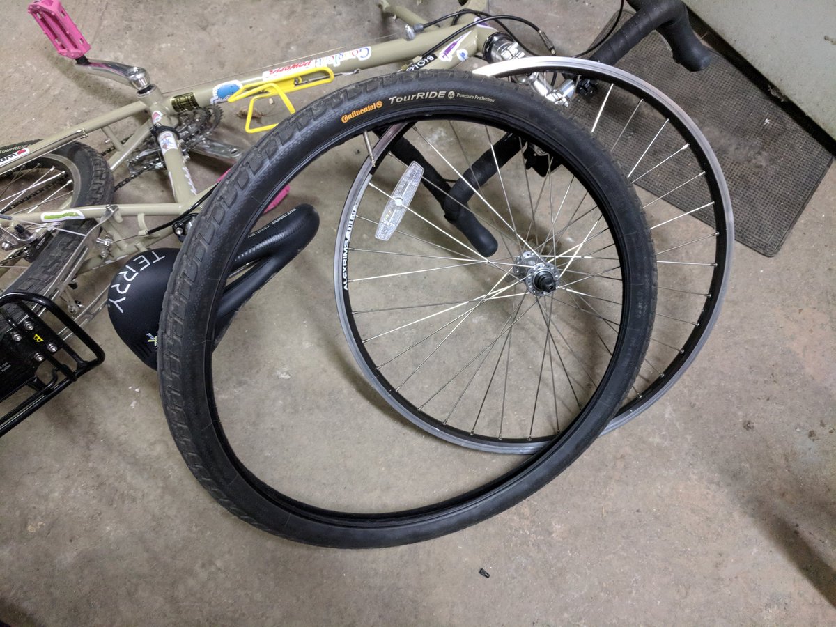 DrivenToBike's tweet photo. Presta valve broke, so replacing an inner tube this Tuesday night. https://t.co/EcOQklEdXU