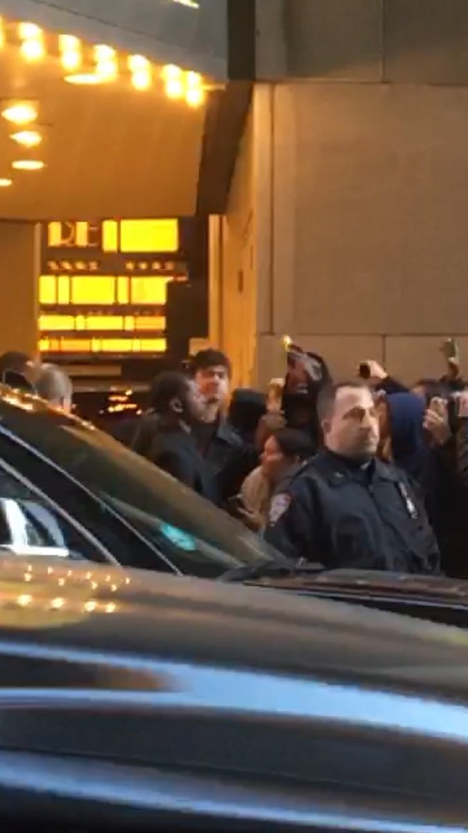 DRFLUKIE's tweet photo. i still don’t believe this happened to me a week ago. and i saw myself on tv with my best friend by my side when yall waved at us. still gets me upset we were across the street from you guys wishing i was able to congratulate you on your new music. :(((( @5sos https://t.co/xiOqavYIwL