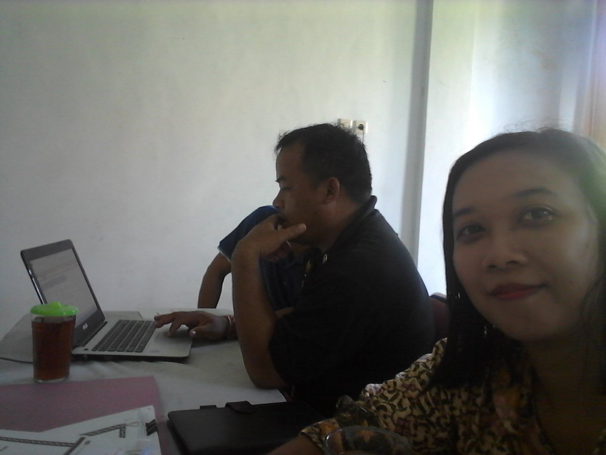 AyuDewiPuspita7's tweet photo. Identifikasi Padat Karya Tunai di Desa Tista,Kec. Kerambitan Kab.Tabanan Bali bersama PDTI Kec.Kerambitan #PadatKaryaTunai #Manfaatdanadesa2018 #TPPIBali @oka_goes @EkoSandjojo @jokowi @anwsanusi @KemenDesa @BaliP3md @sihabrm @wayanstika @AdiParmadi @Ki_Mangku https://t.co/y3nx3Qyrhu