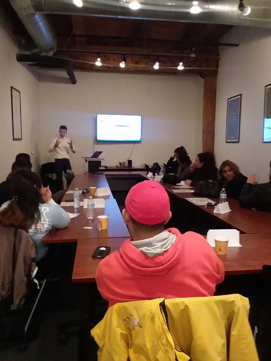 Aleks_Boost's tweet image. Today’s new hire training. Great group ready to represent the brand! @PedersonSprint @AmyBoost @RodRodJ33