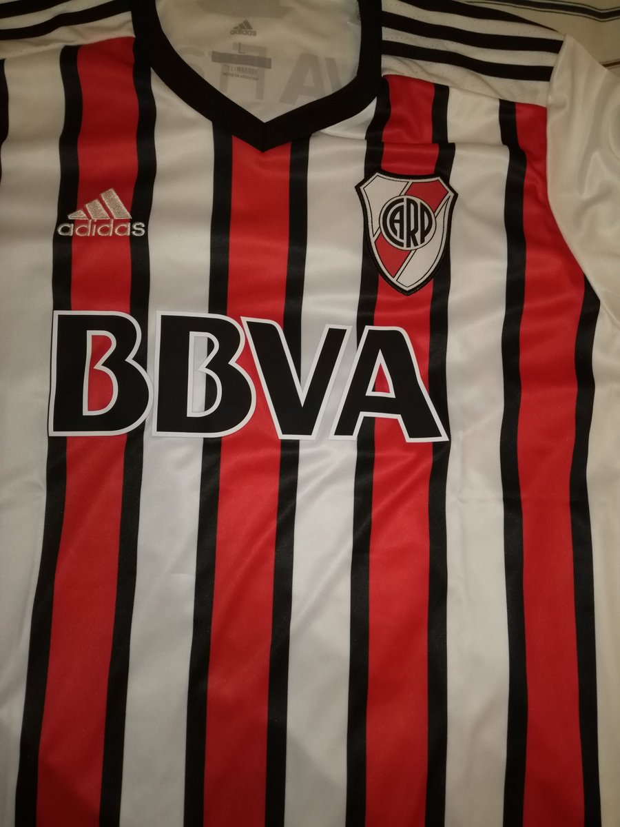 Te gusta la tricolor? Puede ser tuya! RT y te anotasss! El 11-3, el ganador.