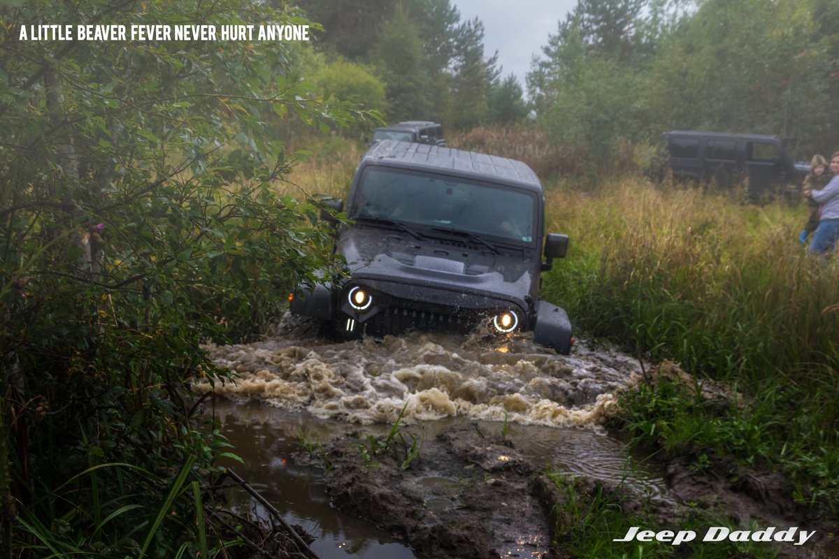 JeepDaddyInc's tweet photo. OR DID IT....? #thejeepmafia #jeephers #jeeping #jeeplife #4x4beast #bestoffroad #instajeepthing #jeepsandjeeps #jeeep_obsession #jeep #jeepinpeople #crawlher #offroad #jeepfreakinc #braaapshack #adventure #mud #beaver #fever #fun https://t.co/UsUpNkLeXU