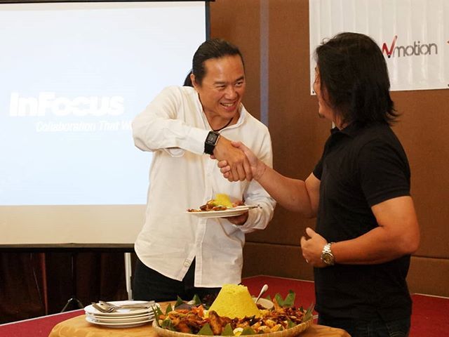 wmotionwcs's tweet photo. The leap starts as the project kicks off 👏.
Thank you for trusting us as and SAP your solution partner!

In frame:
Mr Jody Dharmawan, president director of Lee Cooper Indonesia &amp; Nedy Subrata, BOD of Wmotion.

#leecooperindo #leecooper #wmotion #leap… https://t.co/wQFaRZZwSO https://t.co/TsXMxttaeD