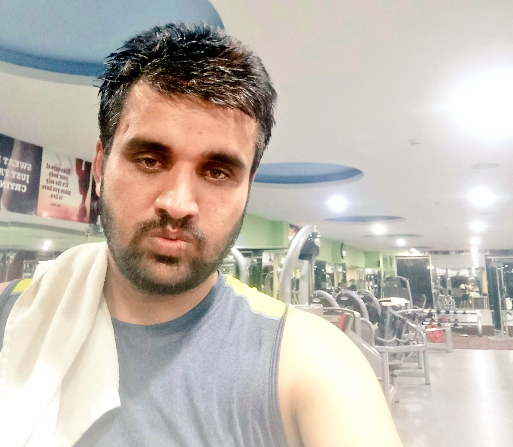 rameshchahal's tweet photo. चलने का शौक है तो अपनी टांगों पर यकीन करो देस्तो! बैसाखियां का सहारा लेकर चलना कोई चलना नहीं होता| टेढे़ मेढ़े चलोगे तो ये जग ही हंसेगा ना पर याद रखो जिस जिस पर भी ये जग हँसा है उसी उसी ने इतिहास रचा है|
#अणख 
#एकता 
#भाईचारा
#मस्त_होशियार https://t.co/LyZWEwDtvw