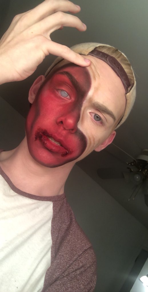 ChrispierSfx's tweet photo. Revealing the devil👹
Inspired by : @NikkieTutorials 
#makeupartist #nikkietutorials #sfx #devil #revealing #artist #mua https://t.co/pwEWgHGBmb