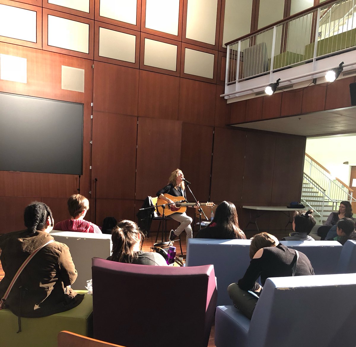 PTipton24's tweet photo. Coffeehouse concert at @agnesscott @michellemalone shared songwriter insights with students: “I don't like perfection because it takes away that human thing we all relate to.” #PeakWeek2018 #proudtobeascottie https://t.co/V0E7yKlI1J