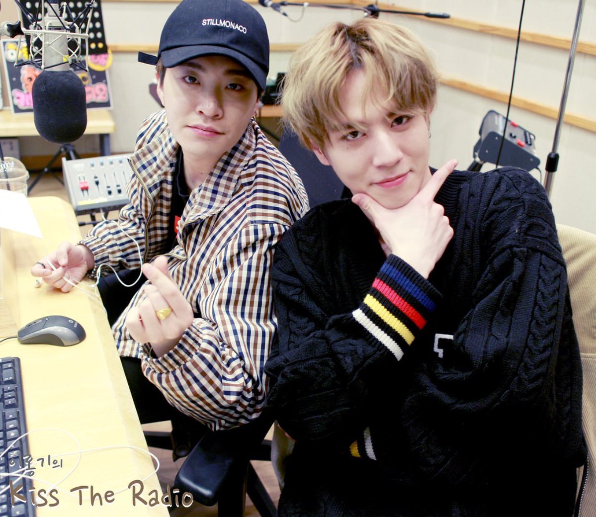 Mark_FanDom's tweet photo. #GOT7 #JONGJAE #YUGYOEM #IGOT7 #EyesOnYou #radioshow https://t.co/f2UibJ4Qwc