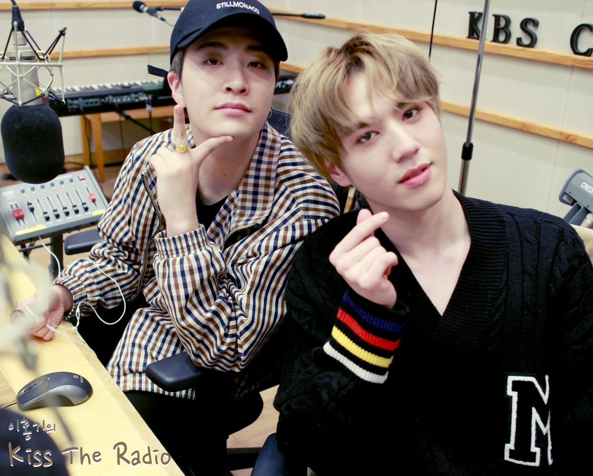 Mark_FanDom's tweet photo. #GOT7 #JONGJAE #YUGYOEM #IGOT7 #EyesOnYou #radioshow https://t.co/f2UibJ4Qwc