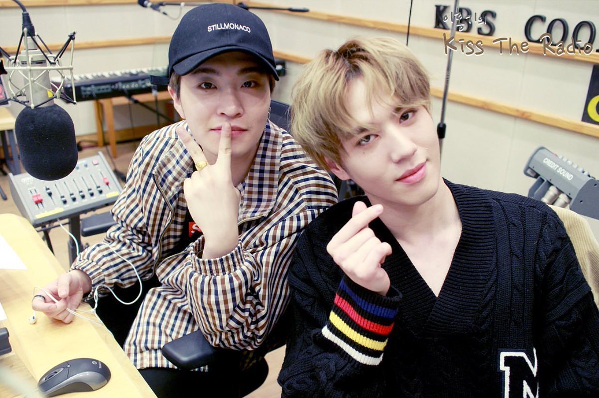 Mark_FanDom's tweet photo. #GOT7 #JONGJAE #YUGYOEM #IGOT7 #EyesOnYou #radioshow https://t.co/f2UibJ4Qwc