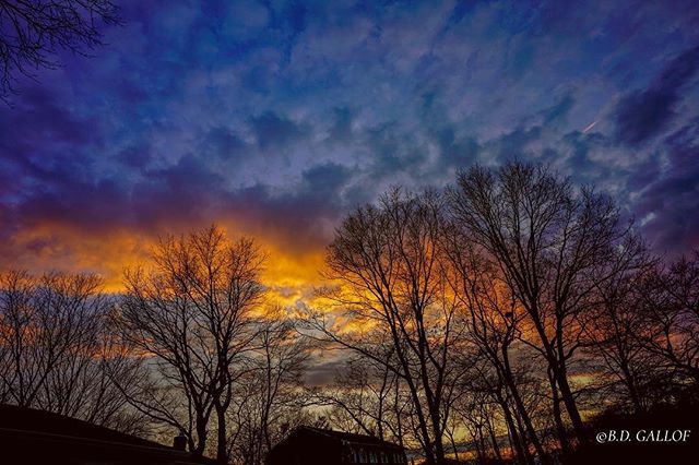 BDGallof's tweet photo. Sunset Clouds Over Smithtown, Long Island, NY - shot via Sony A7RII and edited on an iPadPro with Lightroom & Mextures #winter #smithtown #longisland #newyorkexplored #newyorkstate #exploreliny #li148 #naturephotography #fabskyshots #sonya7rii #sonyalph… https://t.co/Ybs3bC1WKv https://t.co/bk0wjSRNtP