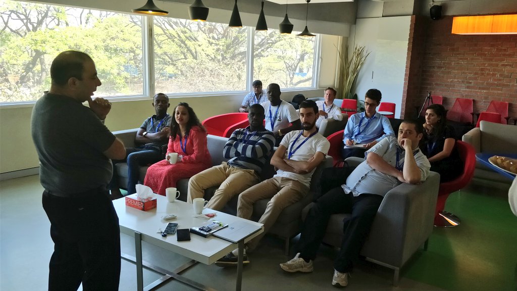 SG_labinno's tweet photo. 3ème jour #LexBangalore | Les startups du hackathon panafricain @SocieteGenerale #Larbreapalabres visitent l'accélérateur de Microsoft India. #SGAfrica #SGGSC #InnoLabSG #Dakar #Africa #Bangalore #India https://t.co/1LhvaXDlBP