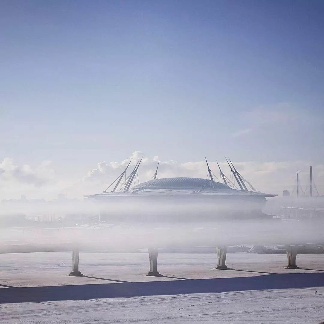 нло за тучами. шарообразные нло. газпром арена в тумане. нло в россии. Nlo 5utra chapman зима.