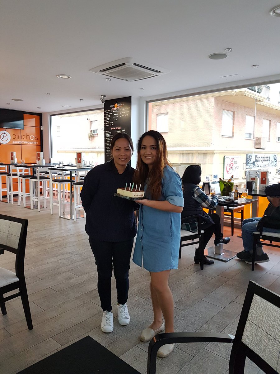 macmary40's tweet photo. Thank you for the cake!😘 https://t.co/U5ehPScHdX