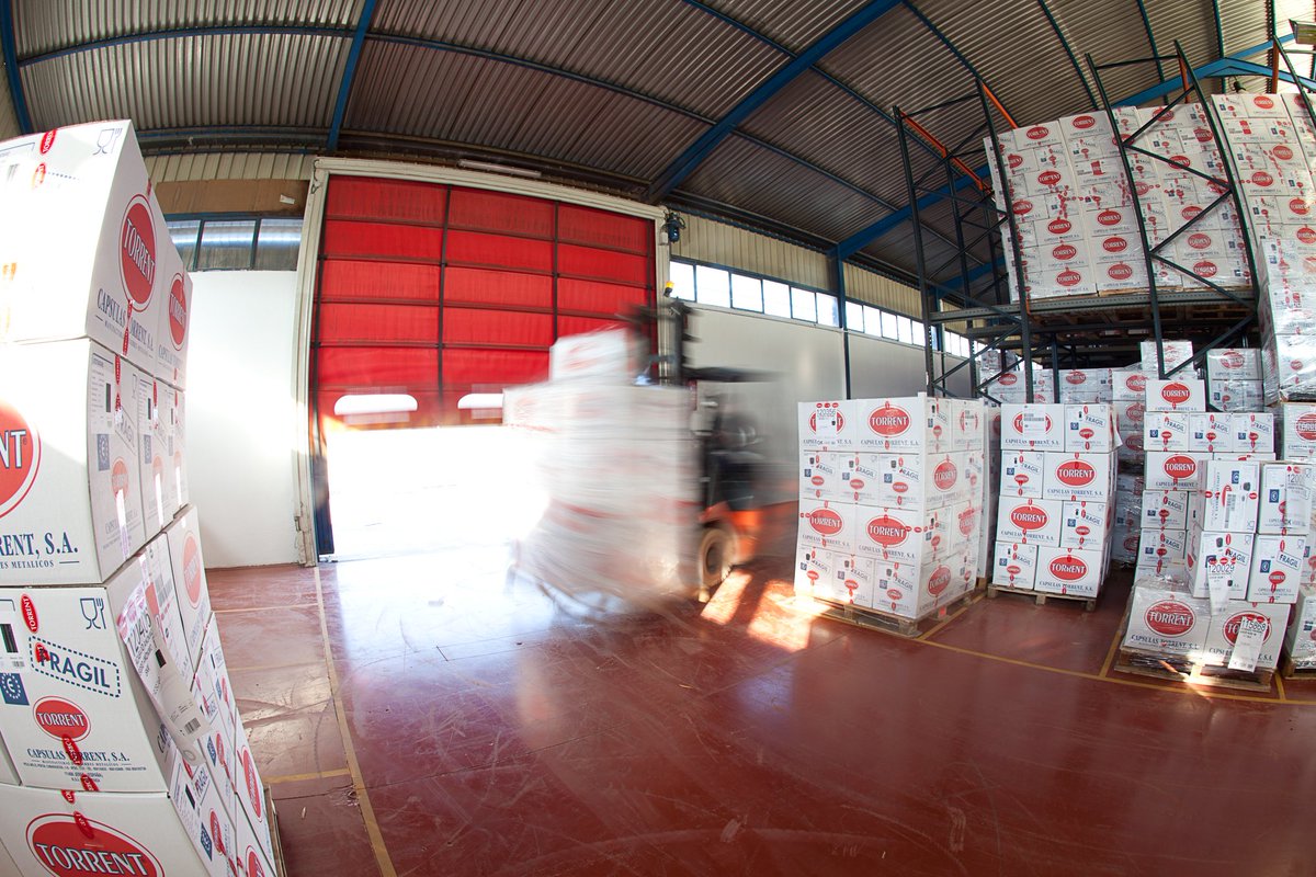 ¡¡Comenzando la mañana, preparando expediciones!! Feliz miércoles :) #tapones #irrellenables #AOVE #licores #vinos