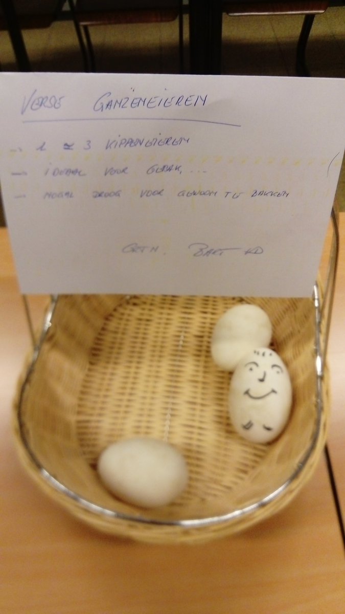 stefaniebeghein's tweet image. Het leven zoals het is: docentenkamer @odiseehogesch #Aalst #DUBiT