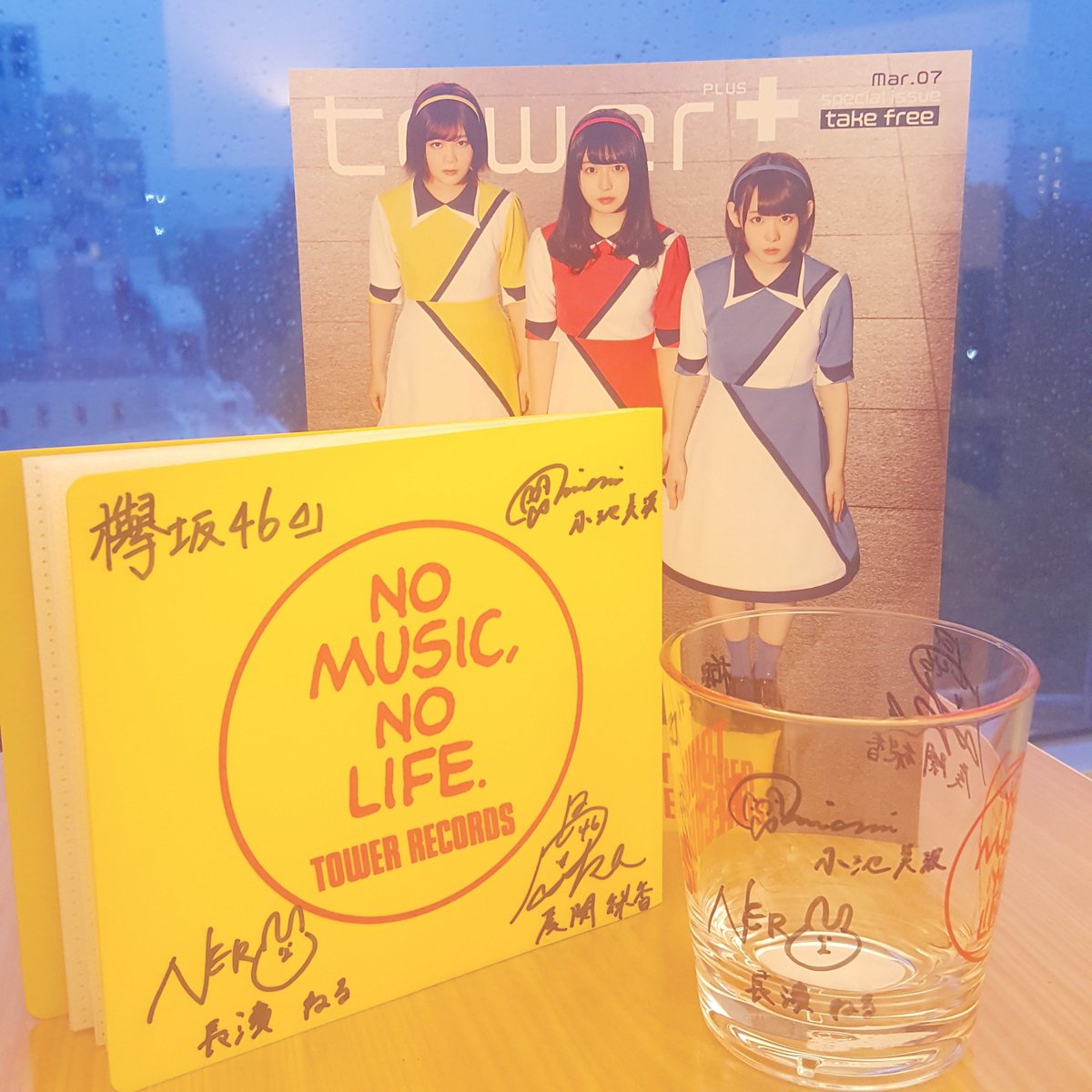 TOWER_Idol's tweet photo. 【#欅坂46】ニューシングル「ガラスを割れ！」発売記念❣️「#バスルームトラベル」を歌う尾関梨香ちゃん＆長濱ねるちゃん＆小池美波ちゃんのサイン入りグッズを抽選で1名様に🎀☆・゜このツイートをRT&amp;フォローで応募完了✨当選者にはDM送ります♪締切は3/13(火)23:59まで💚

https://t.co/VIPS7uhcOC https://t.co/G8HO1q0RE3
