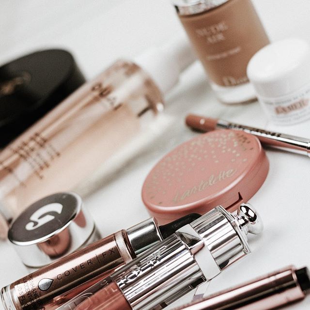 seewantwear_'s tweet photo. There’s something about blush packaging that just gets me. 💕
__________________________________
#chanel #ouai #glossier #glossierrep #diormakeup #coverfx #tartecosmetics #lamer #marcbeauty #yslbeauty #makeupmess #beautybloggers #beautylover #makeupo… https://t.co/83bN7b6q7H https://t.co/v2VhgXpY9W