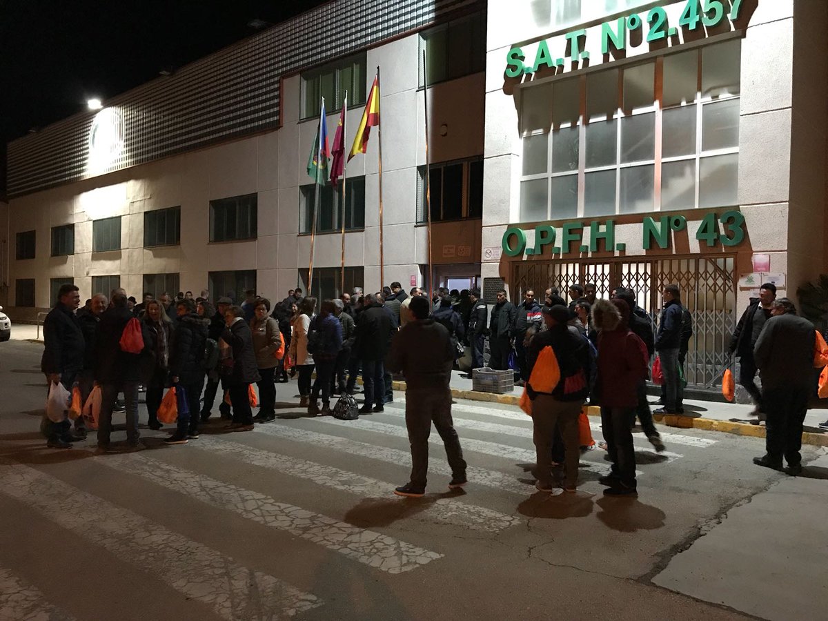 #NecesitamosAgua. <a href="/alpisancayetano/">SAT N2457 SAN CAYETANO</a> a punto de salir rumbo a #Madrid. #DefendamoslaHuertadeEuropa #Sinaguadesiertoyparo Hoy va haber una manifestación histórica en #Madrid de la #HuertadeEuropa. #CampodeCartagena