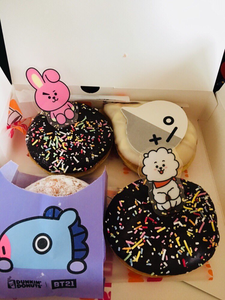 pororo930115's tweet photo. 인생 뭐 있나 사다보니 리유저블컵 세개나.... 나 두개만 살려고 했는데 사다보니 ㅋㅋㅋㅋ 
#iHeartAwards
#BestFanArmy
#BTSARMY
#THOSFansBTS28F
@BTS_twt #탕진잼 #고민보다Go  #월급털ㄴ업 https://t.co/wZxPoI9xDH