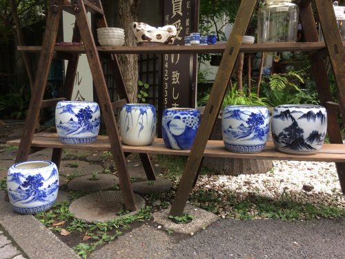 The boom time of hibachi came when round ceramic ones started to be mass produced in the 19th century. Millions of these were made and they are still extremely common all over the country, but these days for garden ornaments or for keeping medaka fish (to keep mosquitoes at bay).