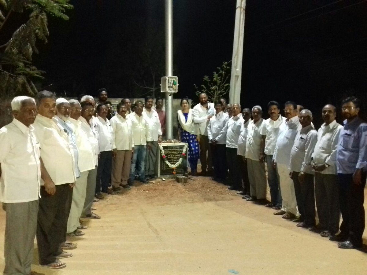 SindhuAdarsh's tweet photo. Imast LED lights inauguration at Mac Society(ESI site)  by BharathiNagar division corporator V.Sindhu Adarsh Reddy.@KTRTRS @GHMCOnline @TsspdclCorporat https://t.co/1BYARr3ri9