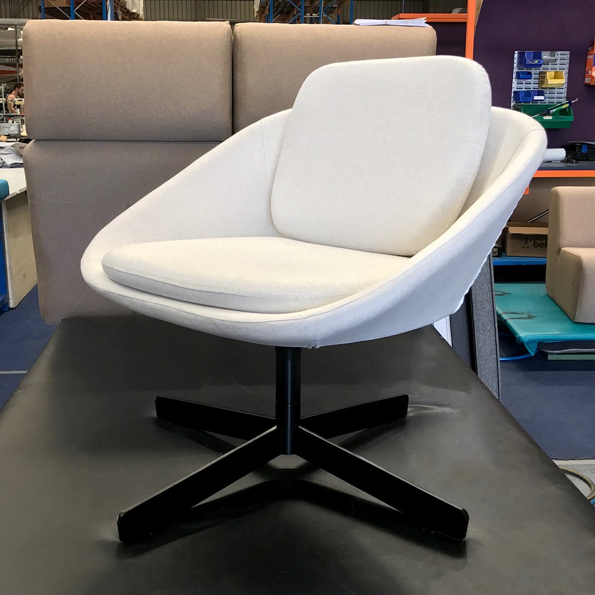 FineseatAus's tweet photo. A beautiful white Squaro with an elegant black rotating base.
#fineseat #furniture #madeinaustralia #chair #chairs #seats #seating #cushions #interior #architecture #building #design #office #upholstery #beautiful #contemporary #white #black #australia #sydney #factory #squaro https://t.co/90RUTOq59G