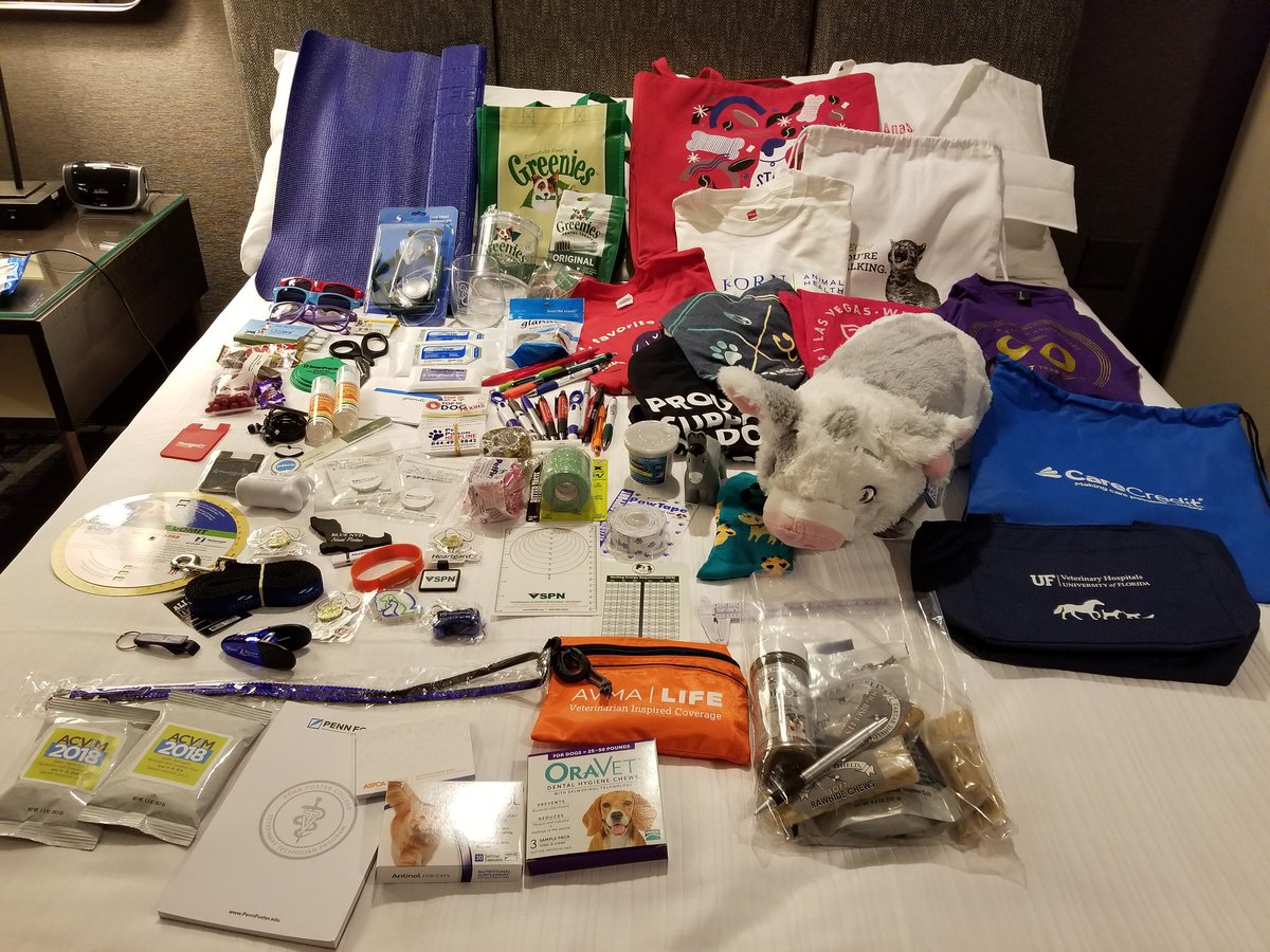 vettechdlove's tweet photo. Love all the giveaways at @WVC_VetCE #WVC2018 #WVC90 https://t.co/dKYWgu2VRP