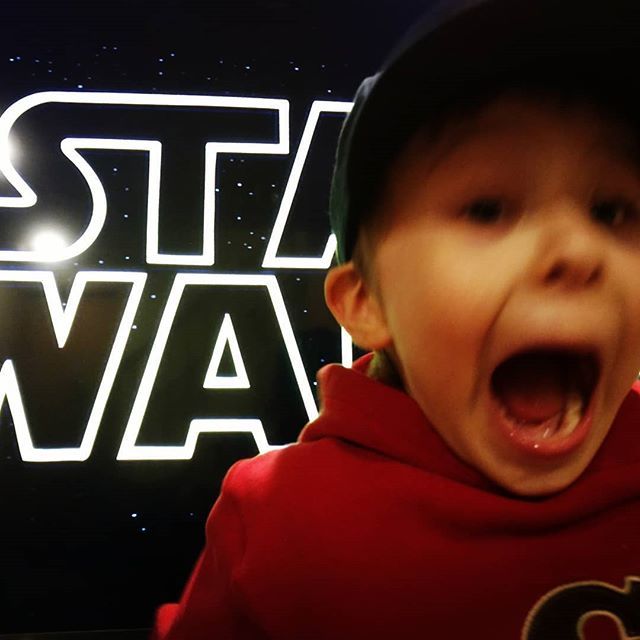 CorbysDaddy's tweet photo. Here's a shot for our family vlog channel Brain Spanking Family Vlogs. 😉
#corbyscorner #starwars #firsts #firsttimewatchingstarwars https://t.co/FzUkwJVQ2J https://t.co/9CXJnqp15N