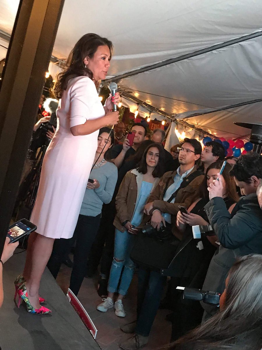 Karla_KTDO's tweet photo. @vgescobar celebrando estar cerca a convertirse en la primer latina camino a representar a Texas en el senado #Decision2018 #TelemundoEP https://t.co/RRfmCVe69q