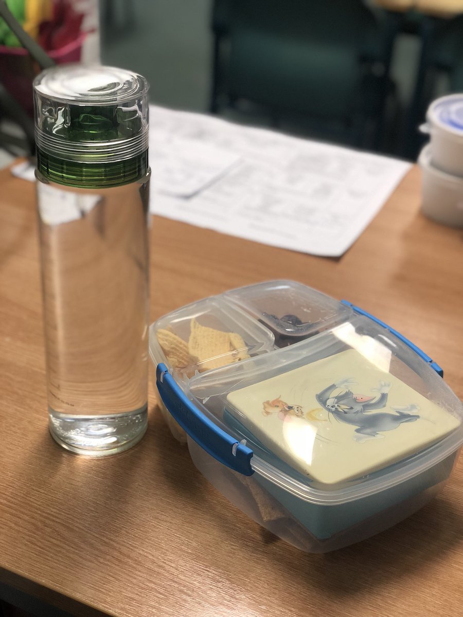 DeanburnPSP6MC's tweet photo. My #WasteFree packed lunch for today featuring my Tom &amp; Jerry box (from a McDonalds happy meal a long time ago). Looking forward to seeing what everyone has brought for Wrapper Free Wednesday! #WasteWeek2018 #DPSWasteWeek https://t.co/uFH2iaZ2Rx