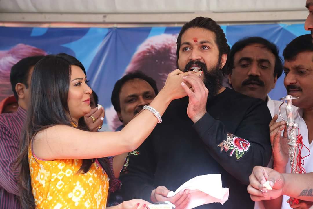 kannada_films's tweet photo. ರಾಕಿಂಗ್ ಕ್ವೀನ್ ರಾಧಿಕ‌ ಪಂಡಿತ್ ಅವರಿಗೆ  ಹುಟ್ಟುಹಬ್ಬದ ಶುಭಾಶಯಗಳು...!!

https://t.co/Ur1dPsBDKg #HappyBirthdayRadhikaPandit @RadhikaPandit7 https://t.co/EQuXMXBMSD