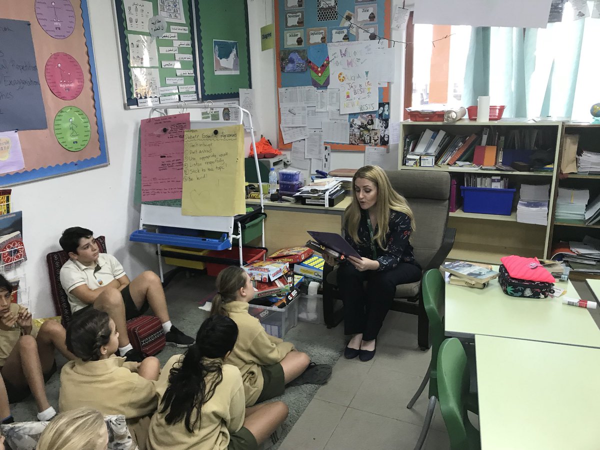 GCSPYPG5's tweet image. Reading carousel in Gr5 this morning as part of #gcsbookweek #behappybegcs @GCSPYPLANGUAGE @Jane_Gaughan