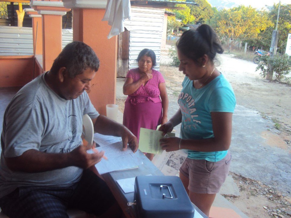 ADRS_DELROSARIO's tweet photo. Seguimiento a fondo de ahorro comunitario, en San Jose Pueblo Nuevo, mesones hidalgo, region @PESA_Oax , @ADRS_DELROSARIO una alternativa para menejo de su economia familiar @Sedapa_GobOax @SAGARPA_Oax @RigobertoGomez_ @FAOMexico @FloresHabacuc https://t.co/yJ9Lp4J6hL