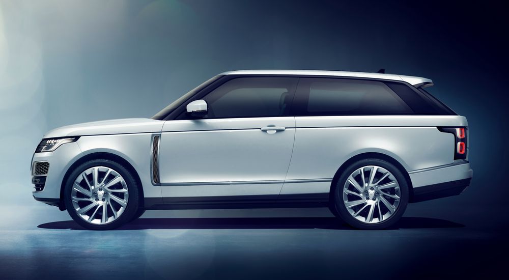 CarBuddyAE's tweet photo. Have you seen already the new #RangeRover SV Coupe by @LandRover? It was presented yesterday at the @gimsswiss and will cost $295,000.  The SV #Coupe comes with a 5.0-liter supercharged V8 engine that gets 557 horsepower and can hit 60 miles per hour in five seconds. @RangeRover https://t.co/HnBxpsjj2U