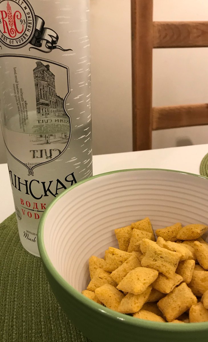 #milchistgift hat mir die Augen geöffnet ab jetzt  Cornflakes nur noch mit Wodka man will ja gesund leben