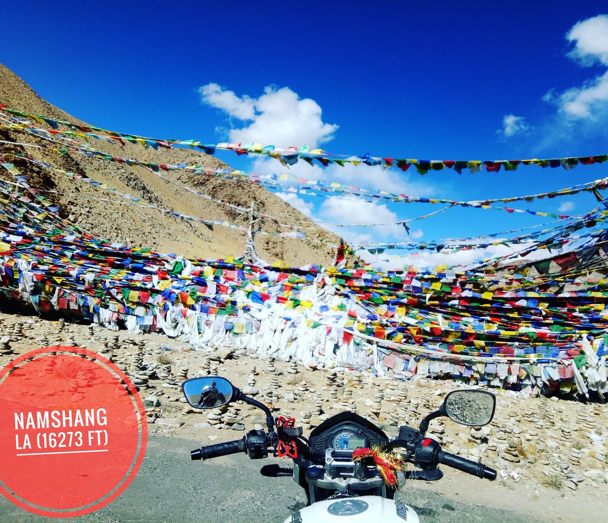 monkriderhemant's tweet photo. Conquered the most treacherous terrain covering 20 Mountain passes in 13 days on this new amazing beast Mojo UT 300!! #24HourMojoPower #Ut300Mojo #mojogoeseverywhere #monkriderhemant  #namshangla #Ladakh #MountainPasses https://t.co/S5i1hk9Z9A