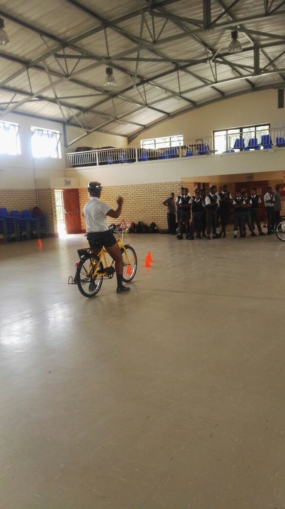 bicyclesbeyond's tweet photo. We've been running marathon #cyclingsafety workshops at #KleinNerderburgSS in #Paarl ahead of a series of @Qhubeka #NewBikeDay distributions kicking off tomorrow 🚵 #SafetyFirst #BicyclesChangeLives 🖐 https://t.co/brXnSHPUWE