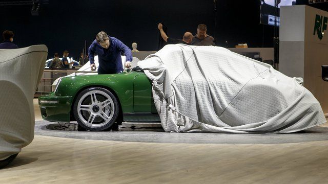 ⛽ #SalonDeGeneve: le #diesel fait trembler l'industrie #auto ⚡ et profite à la #voiture #electrique 🔌 buff.ly/2oMkwaL