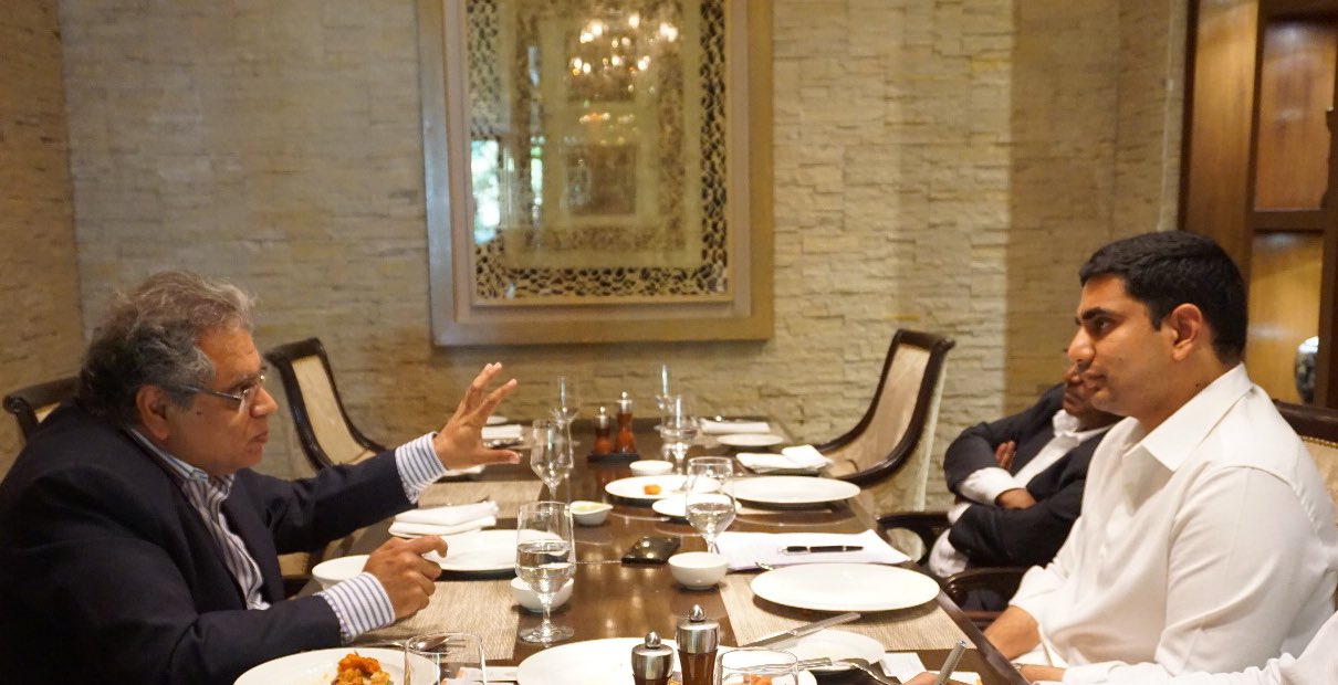 DXqo4qrXcAI7UiE.jpg:large