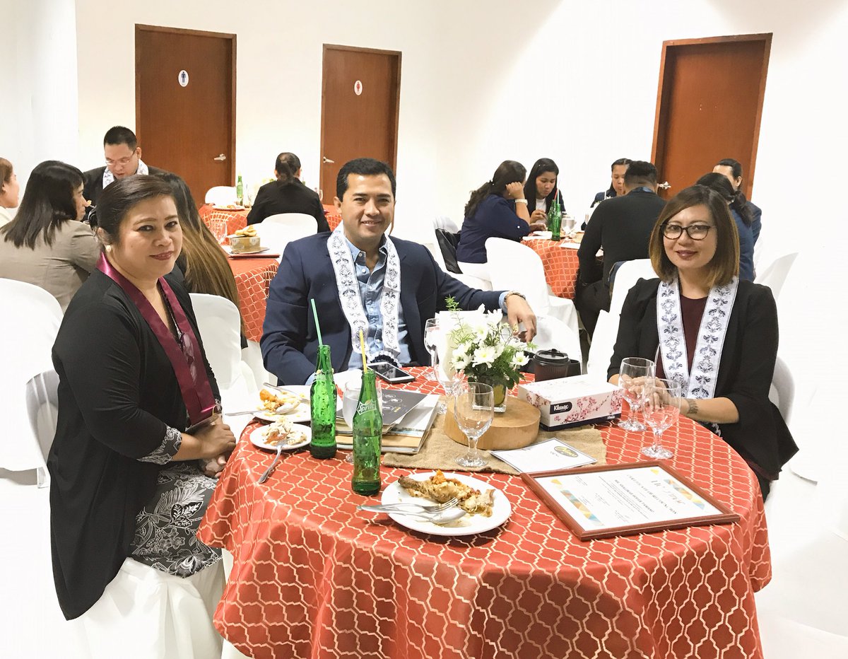 I_am_Iamne's tweet photo. With DOT 7 Reg. Director Shalimar Tamano and @5StarInCebu Sales Dir. Gemma Baz at the University of Cebu #HRMCONGRESS2018 

#cebu #Philippines #hotelier #HRM https://t.co/jEva0oq5zi