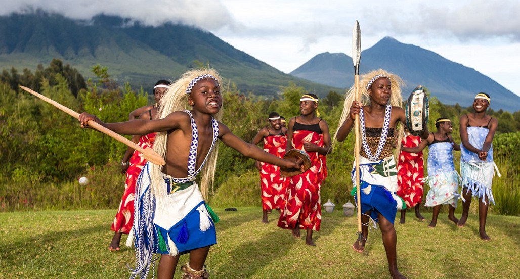 CrookedCompass's tweet photo. SALE! Save $1000 per person on our inspiring women's-only tour to Rwanda. A country that was destroyed by genocide has be rebuilt by the power of resilient women. https://t.co/Bwq0ixlrzb #FollowADifferentPath #Travel https://t.co/nTkG34pRgG